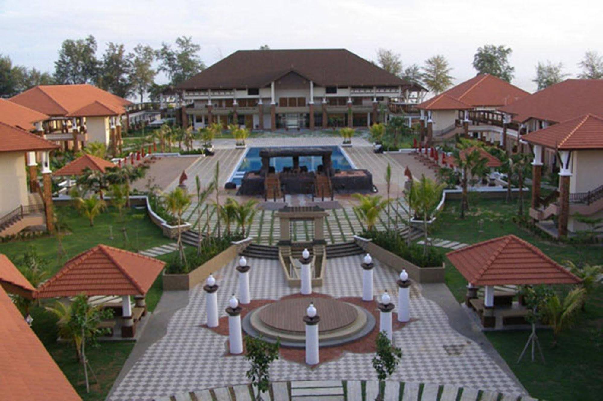 Tok Aman Bali Beach Resort @ Beachfront Kampong Ayer Tawar  Exteriör bild